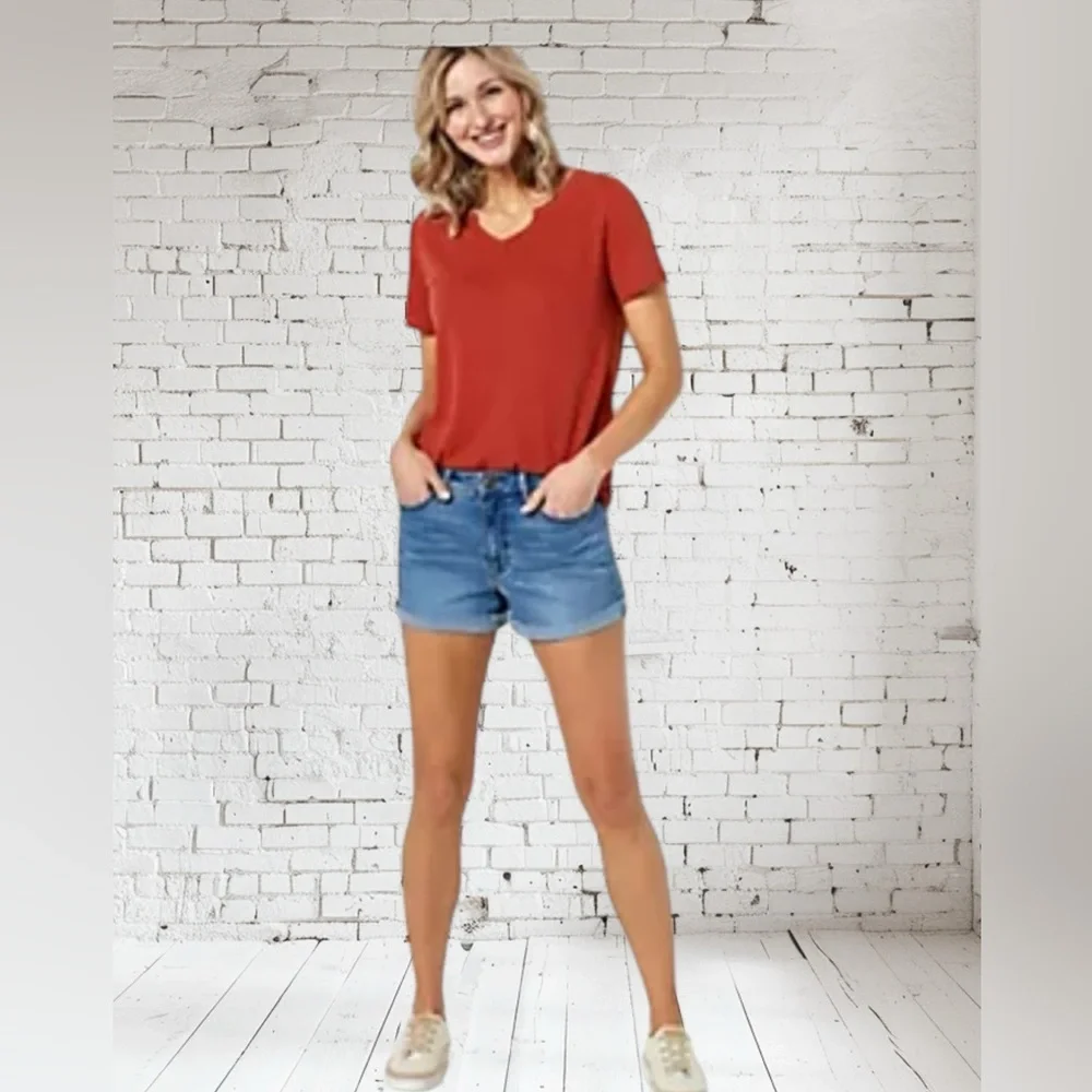 Candace Cameron Bure Denim Cut‑Off Shorts NWT • 22WP • Petite • Indigo Wash